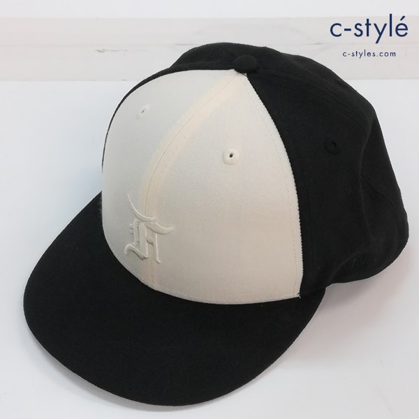 NEW ERA × FEAR OF GOD ESSENTIALS キャップ 59FIFTY 7・3/8 ブラック×ホワイト Fロゴ