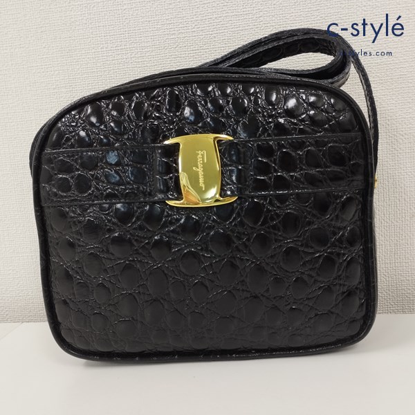 Salvatore Ferragamo サルヴァトーレフェラガモ ヴァラショルダーバッグ ブラック