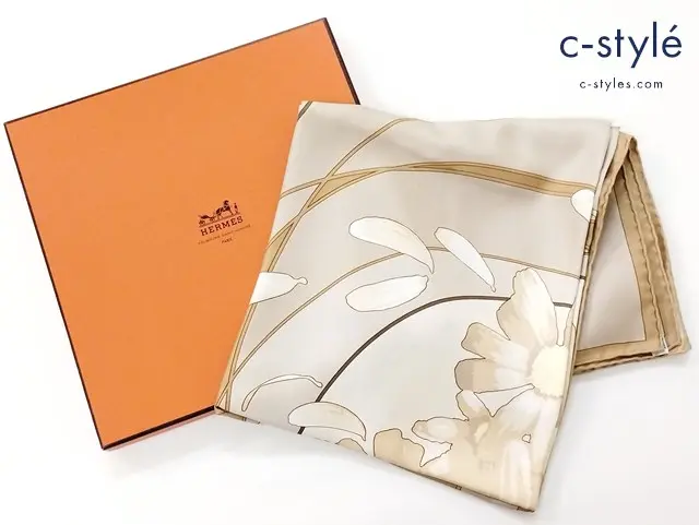 HERMES スカーフ ベージュ カレ90 AU GRE DU VENT 風にまかせて レディース