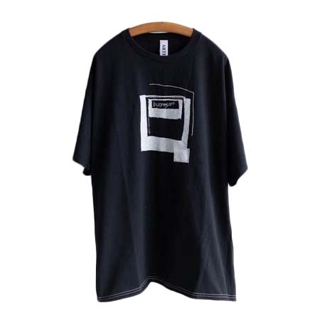 ARTE POVERA(アルテポーヴェラ) ギルダン RE-「buona giorn」プリントT Col : ブラック