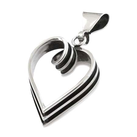 TOMHAWK(トムホーク) 2 line heart pendant