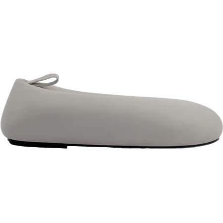 CARVEN(カルヴェン) ガルニエのパッド入りスムースレザー製バレリーナ