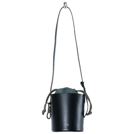 ficouture(フィクチュール) テックレザーバケットミニショルダー