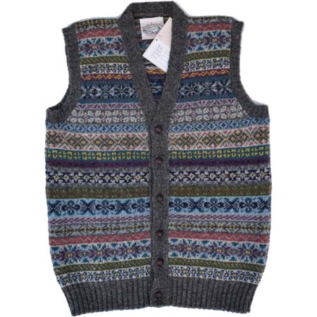 Jamieson’s(ジャミーソンズ) FAIRISLE FRONT BUTTON VEST